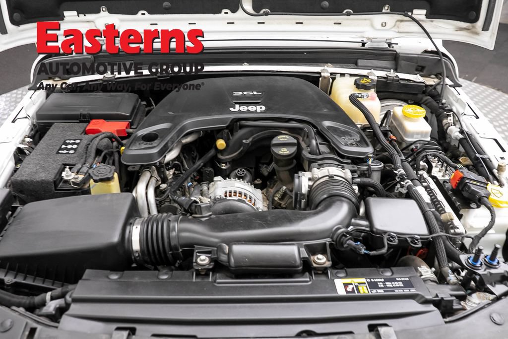 Used 2018 Jeep Wrangler Unlimited Sport S AWD/4WD image 7