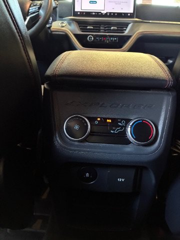 Used 2025 Ford Explorer ST-Line w/ ST-Line Street Pack AWD/4WD image 13
