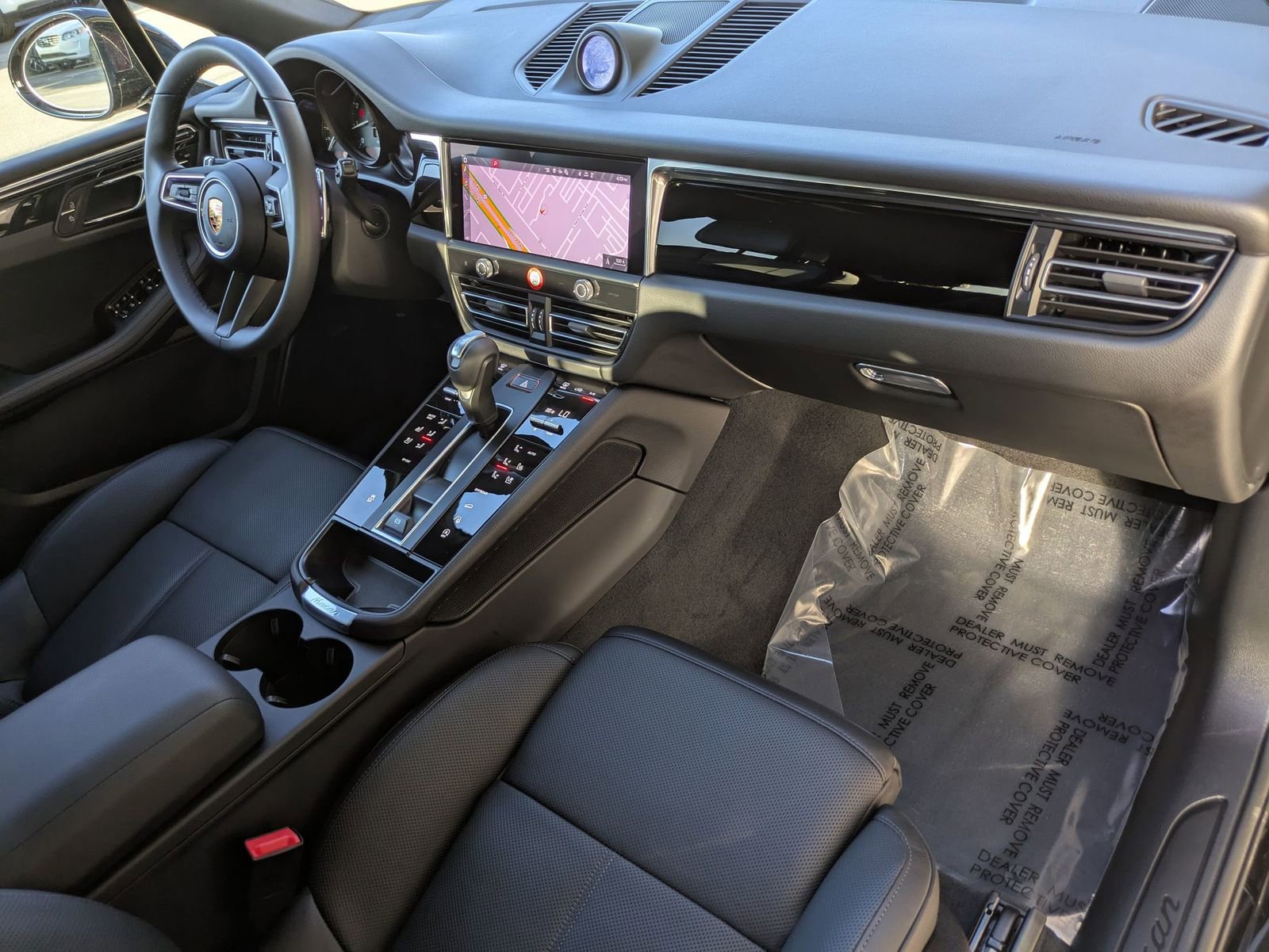 Certified 2026 Porsche Macan image 32