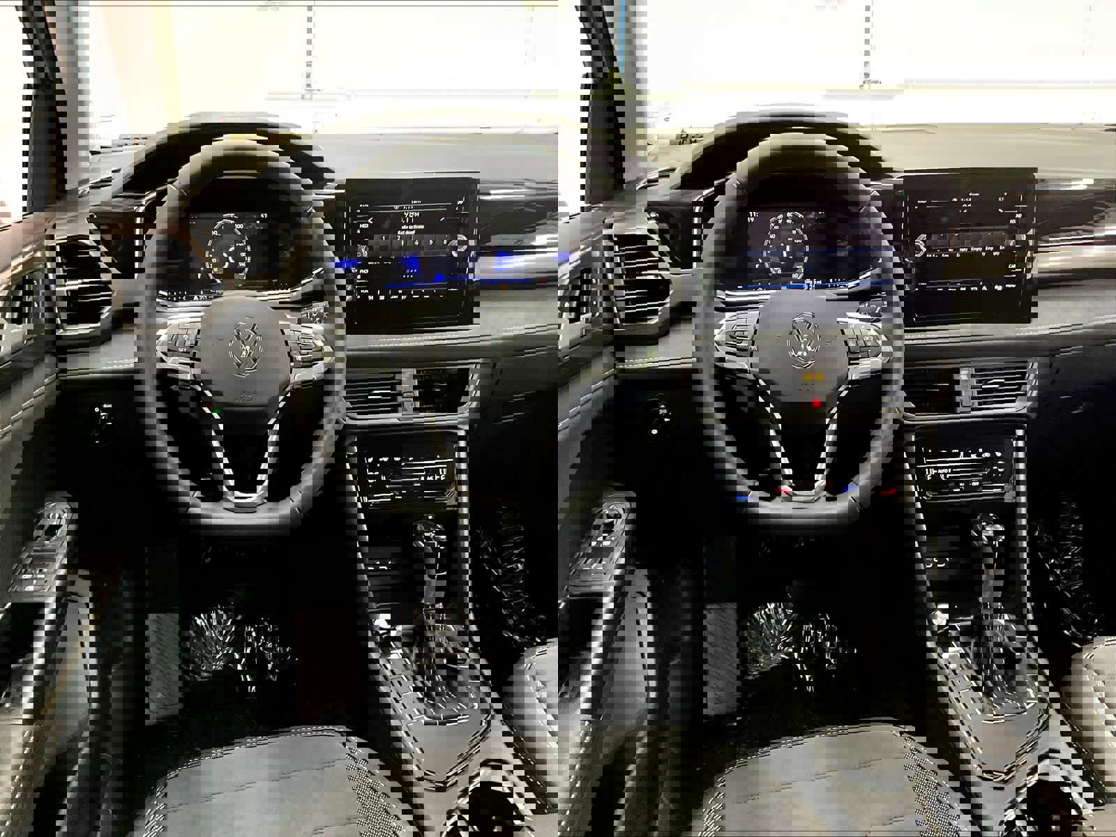 New 2026 Volkswagen Taos SE image 15