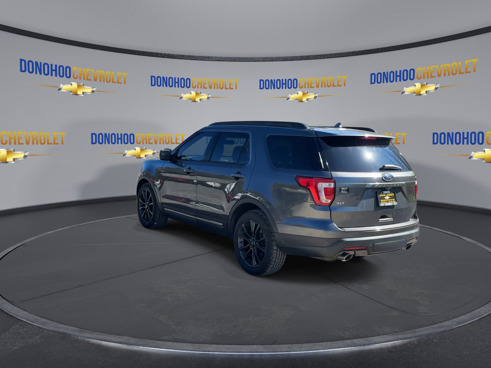 Used 2018 Ford Explorer XLT w/ Equipment Group 202A image 8