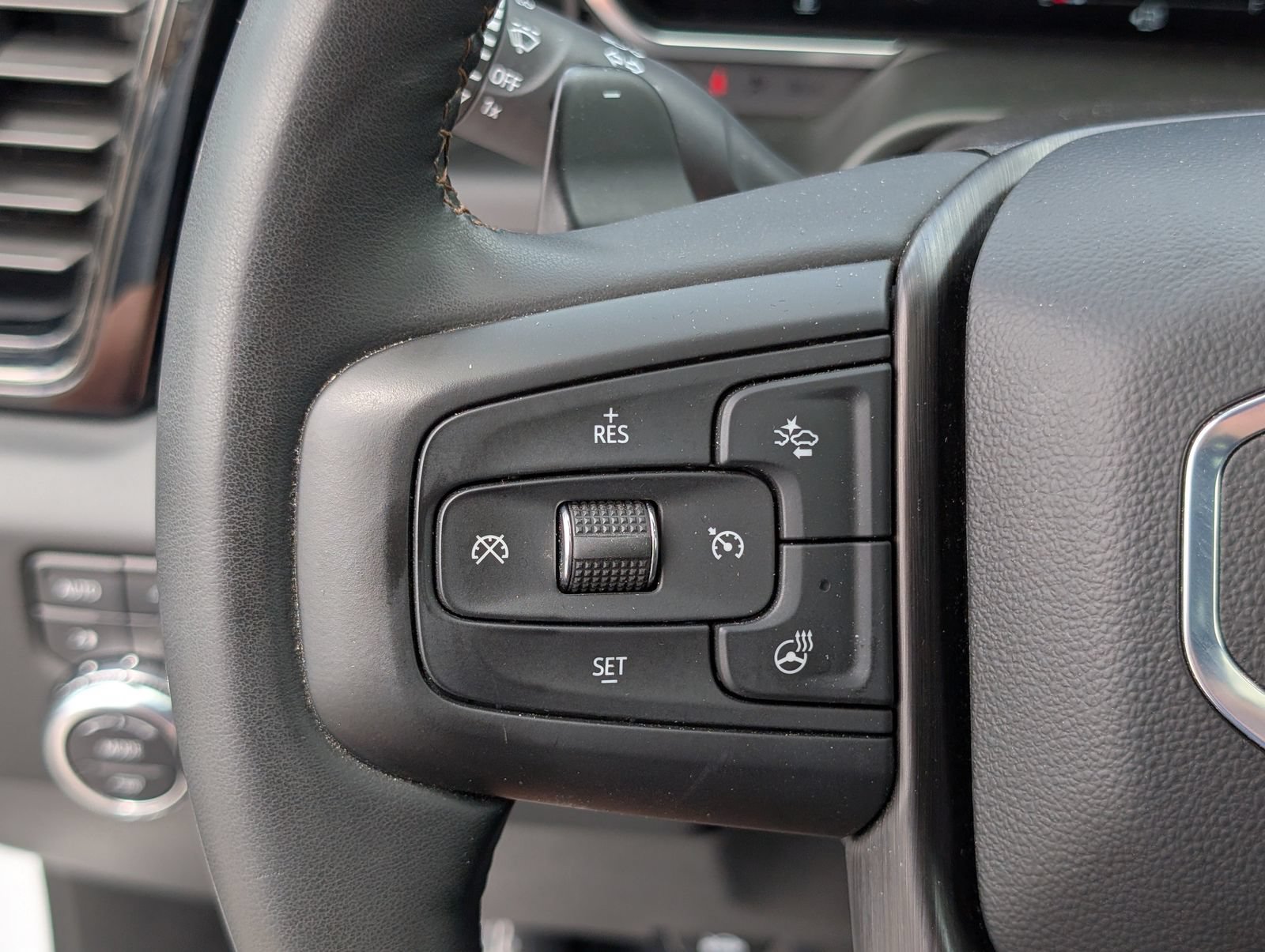 Used 2024 GMC Sierra 1500 AT4 w/ Technology Package AWD/4WD image 24