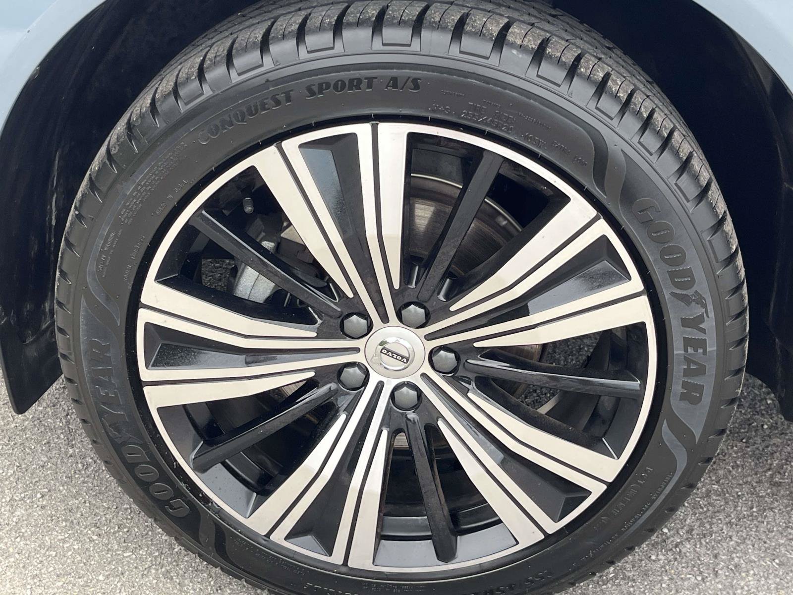 Certified 2023 Volvo XC60 B5 Ultimate w/ Climate Package AWD/4WD image 12
