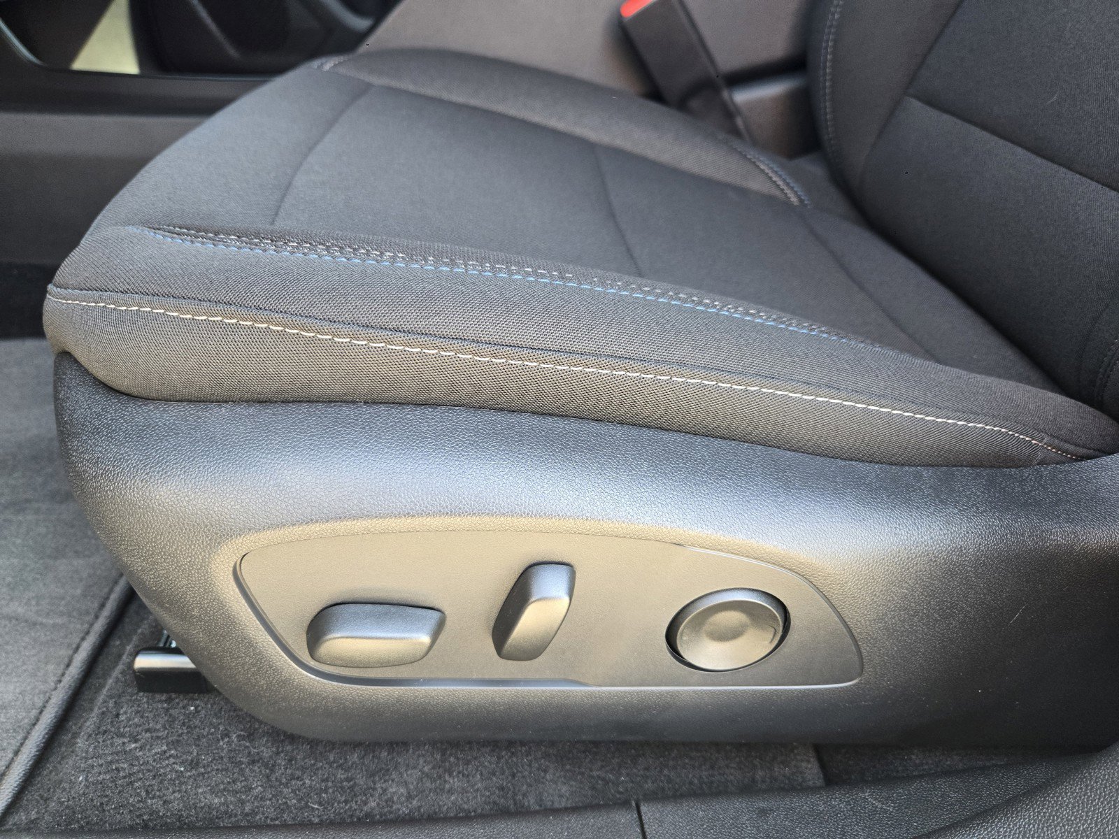 New 2026 Chevrolet Equinox EV LT w/ Comfort Package image 14