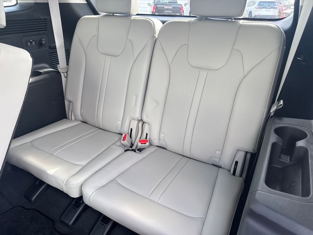 Used 2023 Kia Sorento SX image 16