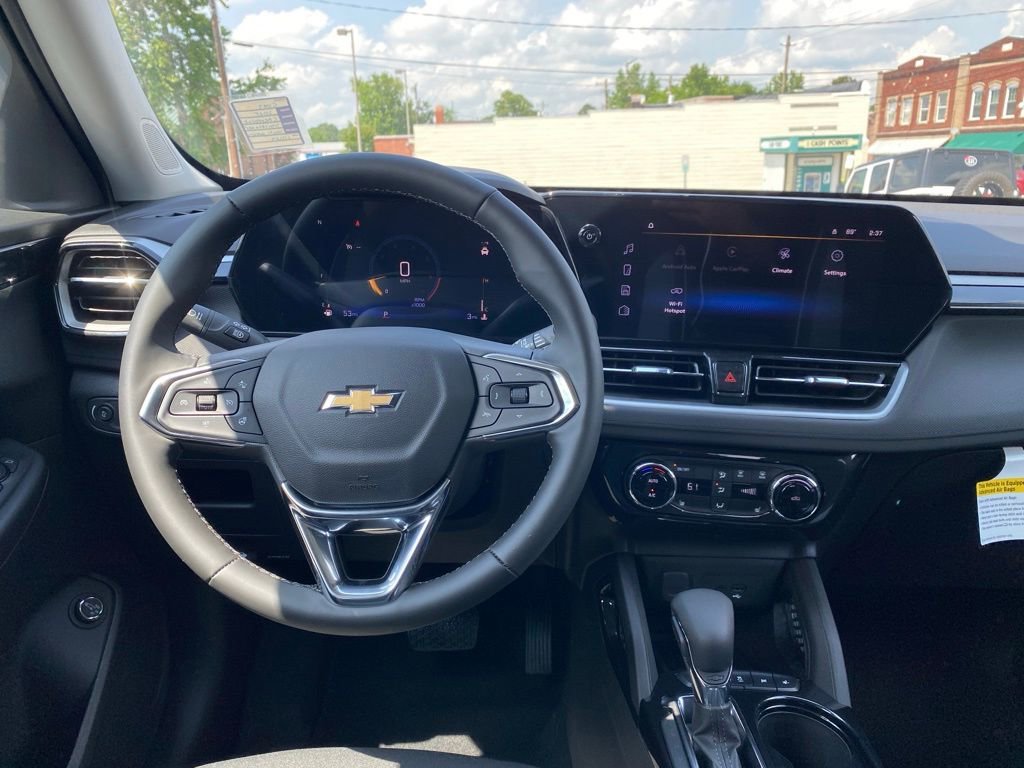 New 2025 Chevrolet TrailBlazer LT w/ Convenience Package FWD image 13