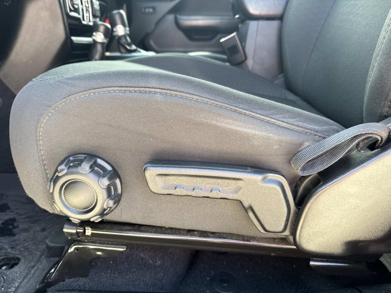 Used 2019 Jeep Wrangler Unlimited Sport AWD/4WD image 16