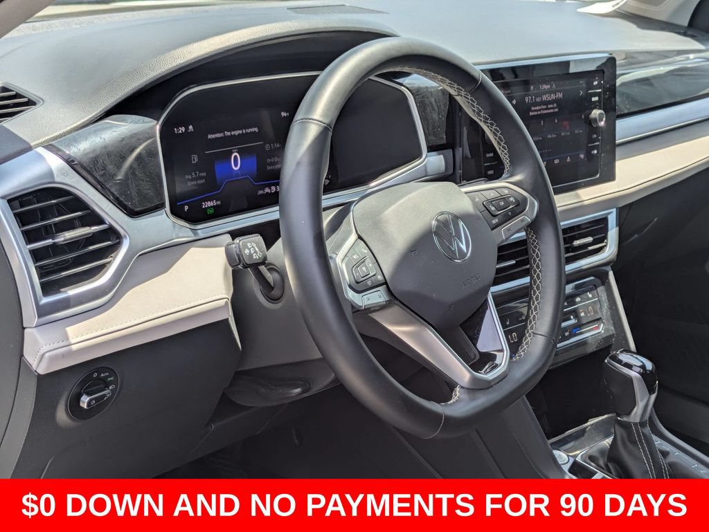 Used 2025 Volkswagen Taos SE AWD/4WD image 14