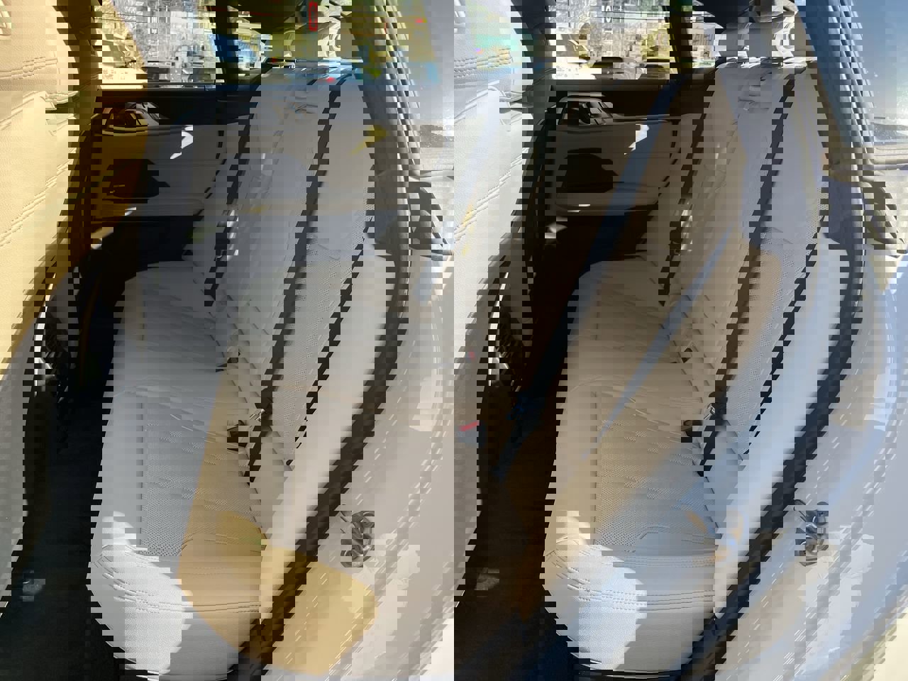 Used 2026 BMW i4 eDrive40 w/ Premium Package image 32