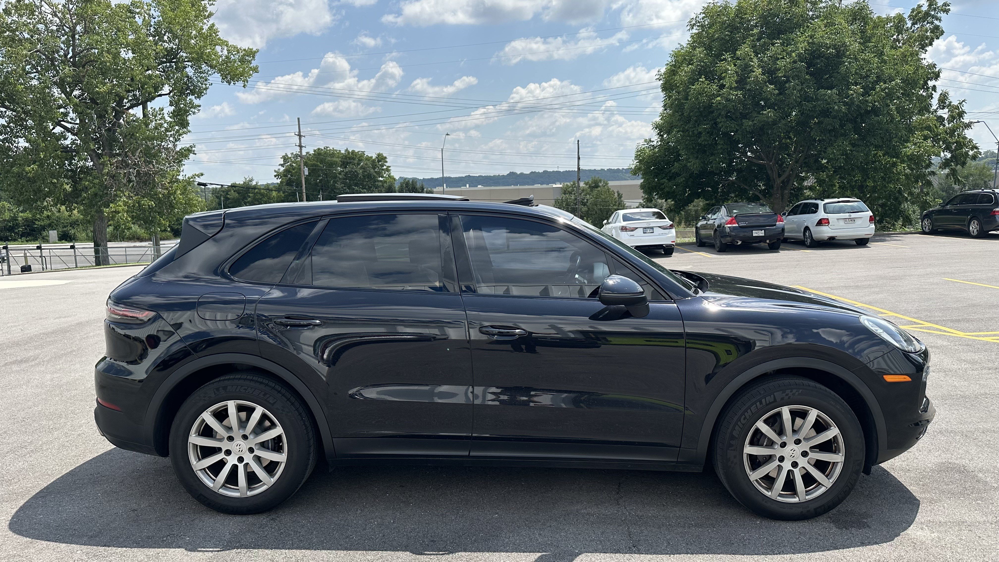Used 2020 Porsche Cayenne AWD/4WD image 11
