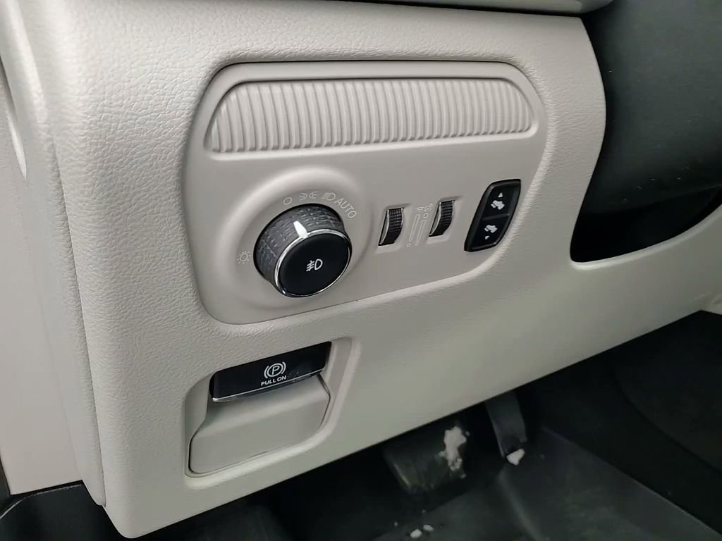 Certified 2024 Jeep Wagoneer Series III w/ Premium Group I image 28