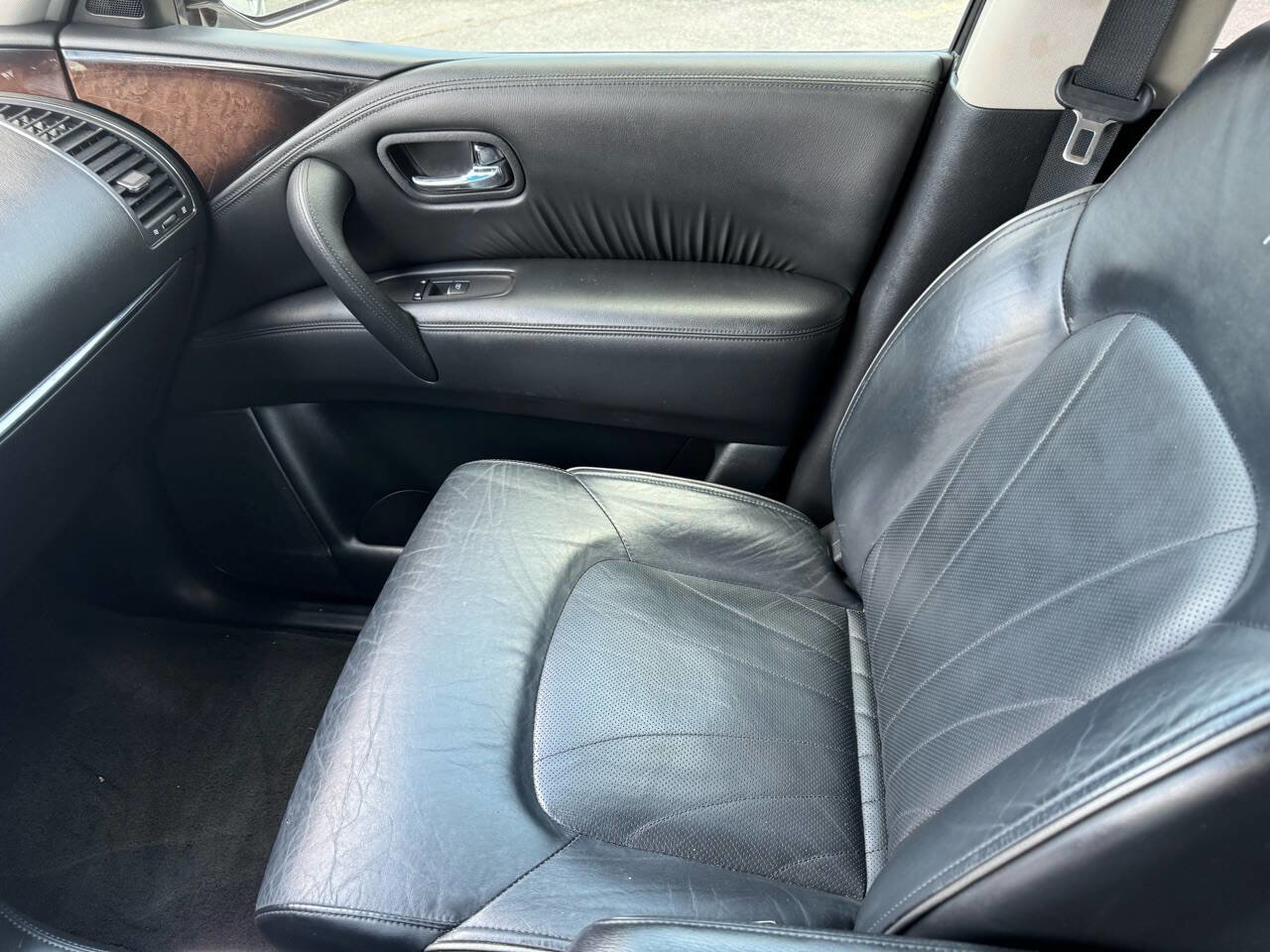 Used 2013 INFINITI QX56 2WD w/ Deluxe Touring Pkg image 29