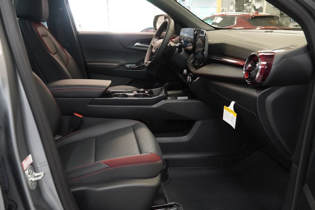 New 2027 Chevrolet Equinox RS w/ LPO, Floor Liner Package FWD image 24
