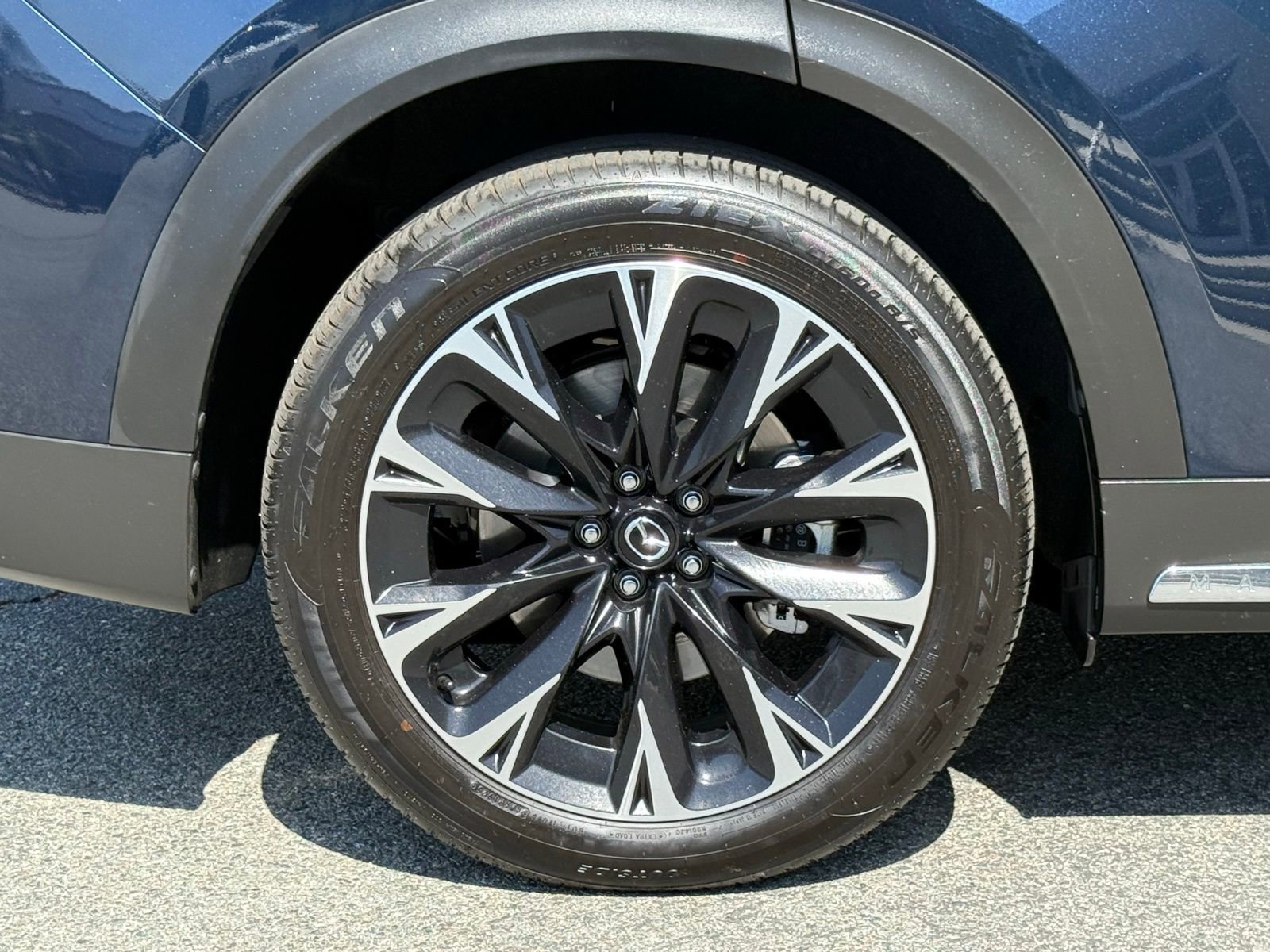 Used 2024 MAZDA CX-90 Plug-In Hybrid w/ Premium Pkg image 17