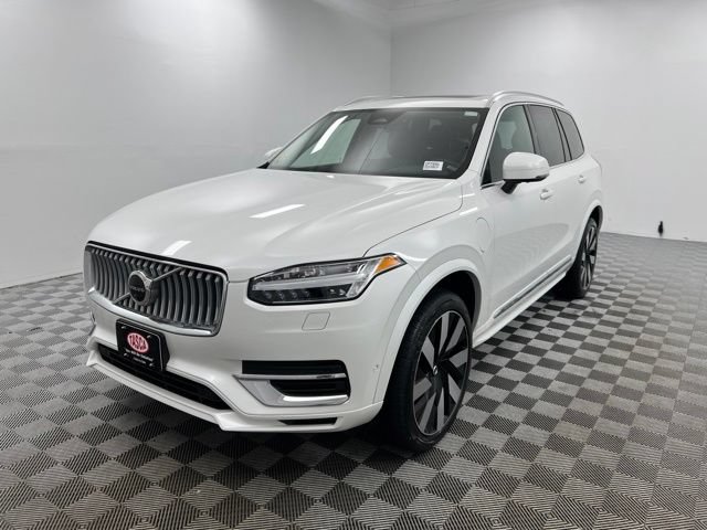 Used 2024 Volvo XC90 T8 Plus w/ Protection Package Premier AWD/4WD image 2