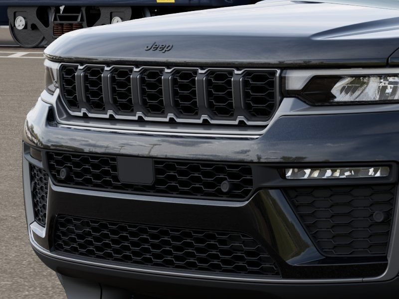 New 2026 Jeep Grand Cherokee Limited AWD/4WD image 11