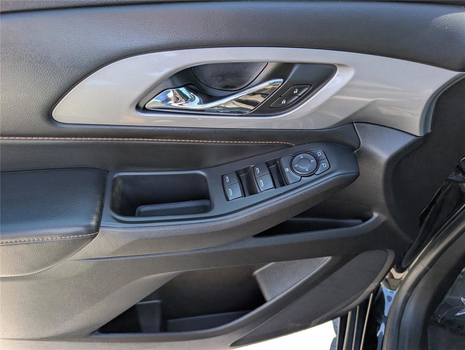Used 2018 Chevrolet Traverse LS FWD image 20
