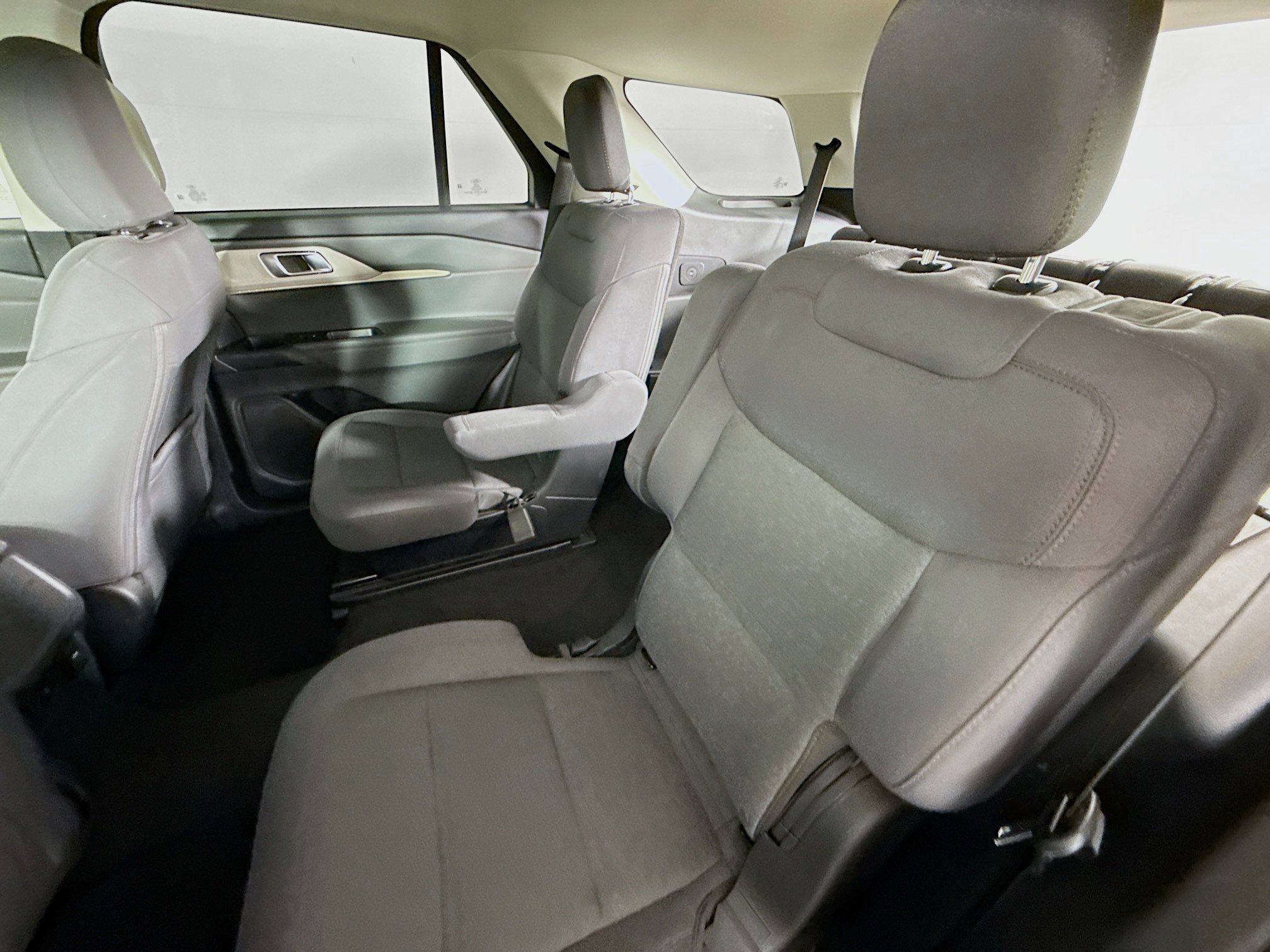 Used 2025 Ford Explorer Active image 29