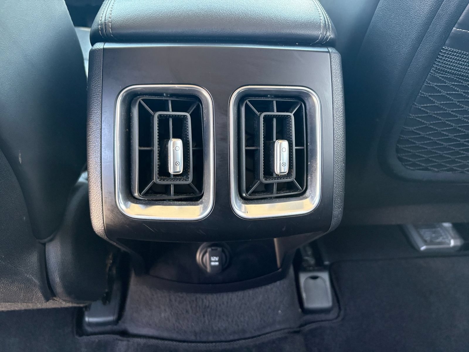 Used 2024 Kia Sorento S FWD image 24