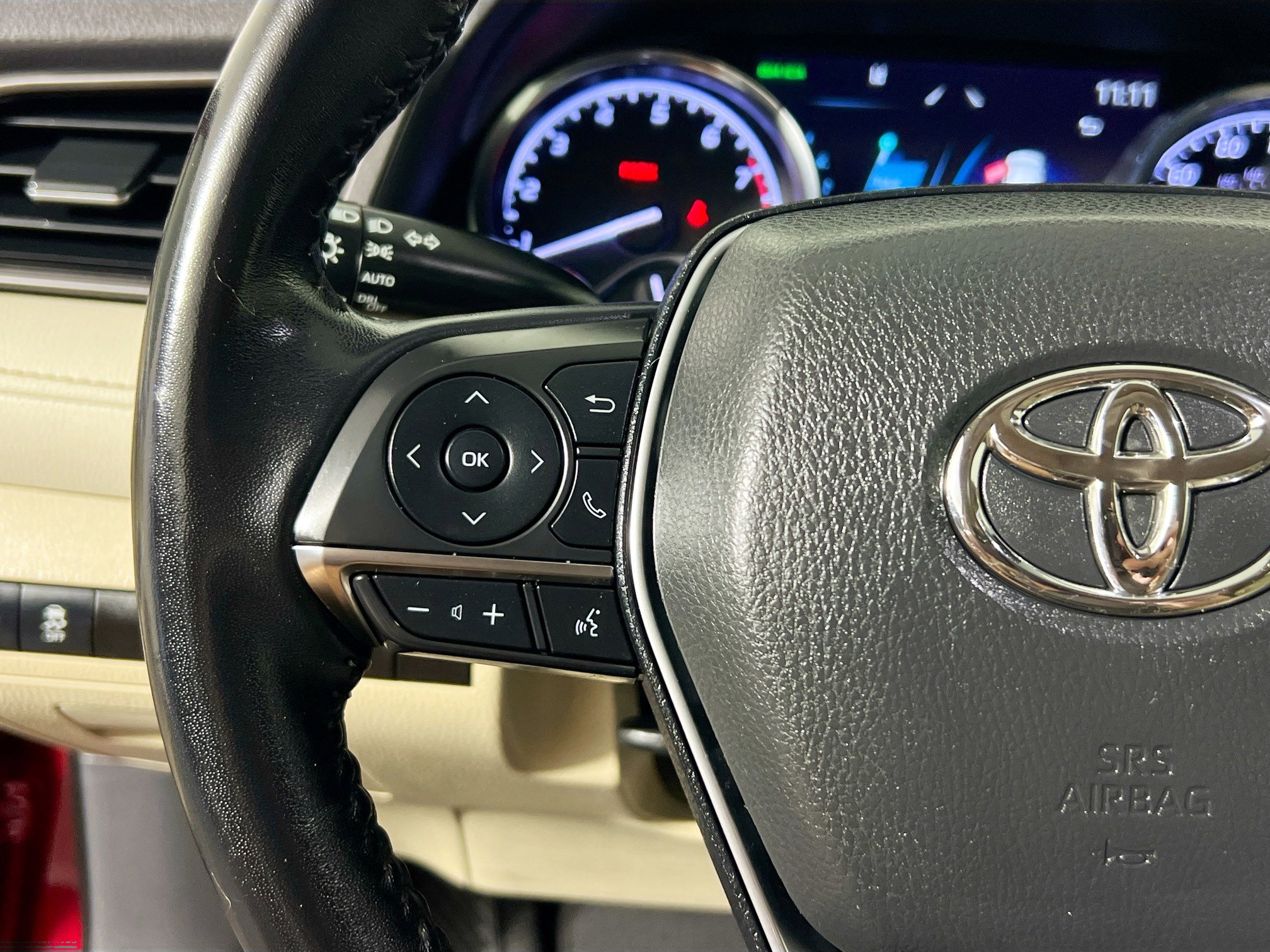 Used 2019 Toyota Camry XLE image 16