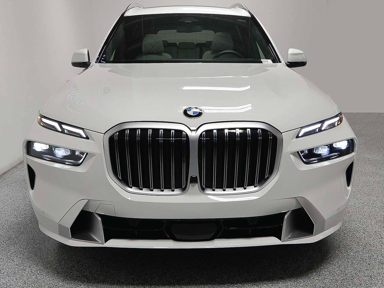Used 2026 BMW X7 xDrive40i AWD/4WD image 2