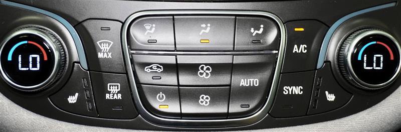 Used 2023 Chevrolet Malibu LT FWD image 19
