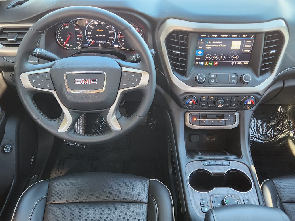 Used 2023 GMC Acadia Denali w/ Denali Technology Package AWD/4WD image 3