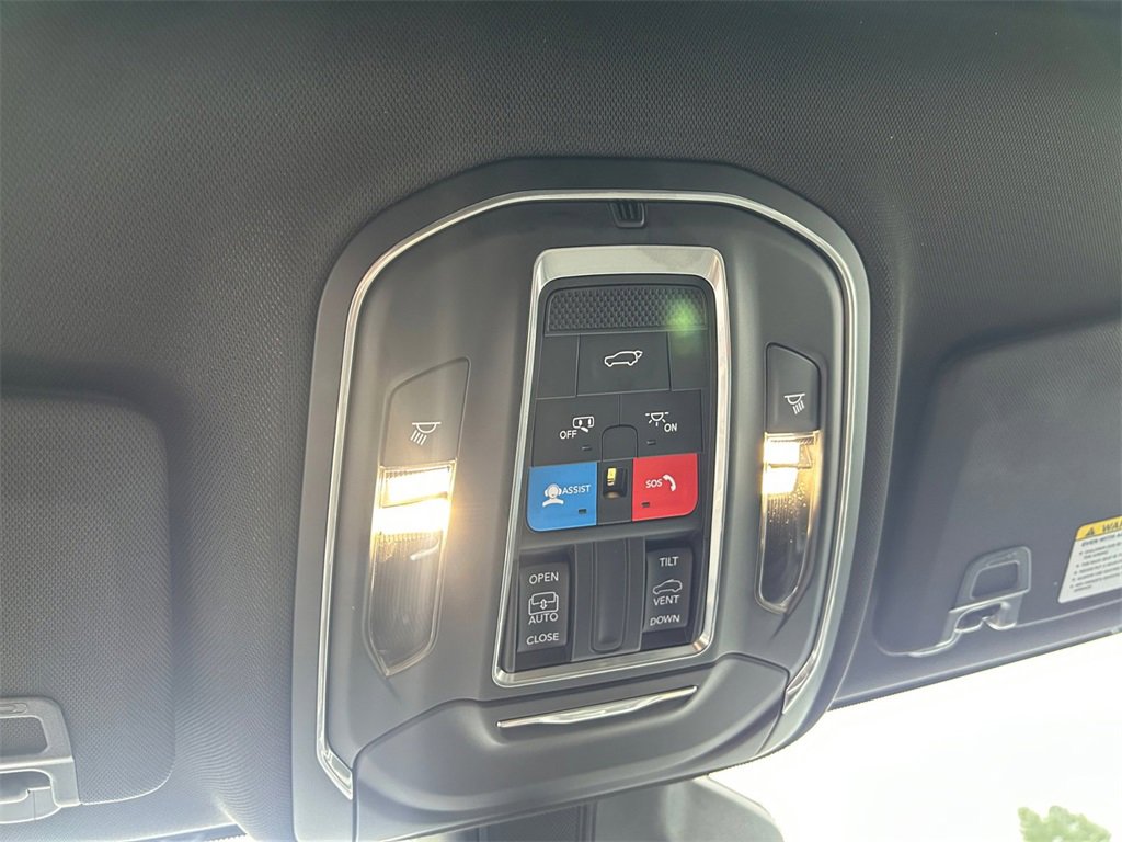 New 2025 Jeep Grand Cherokee 4WD image 24