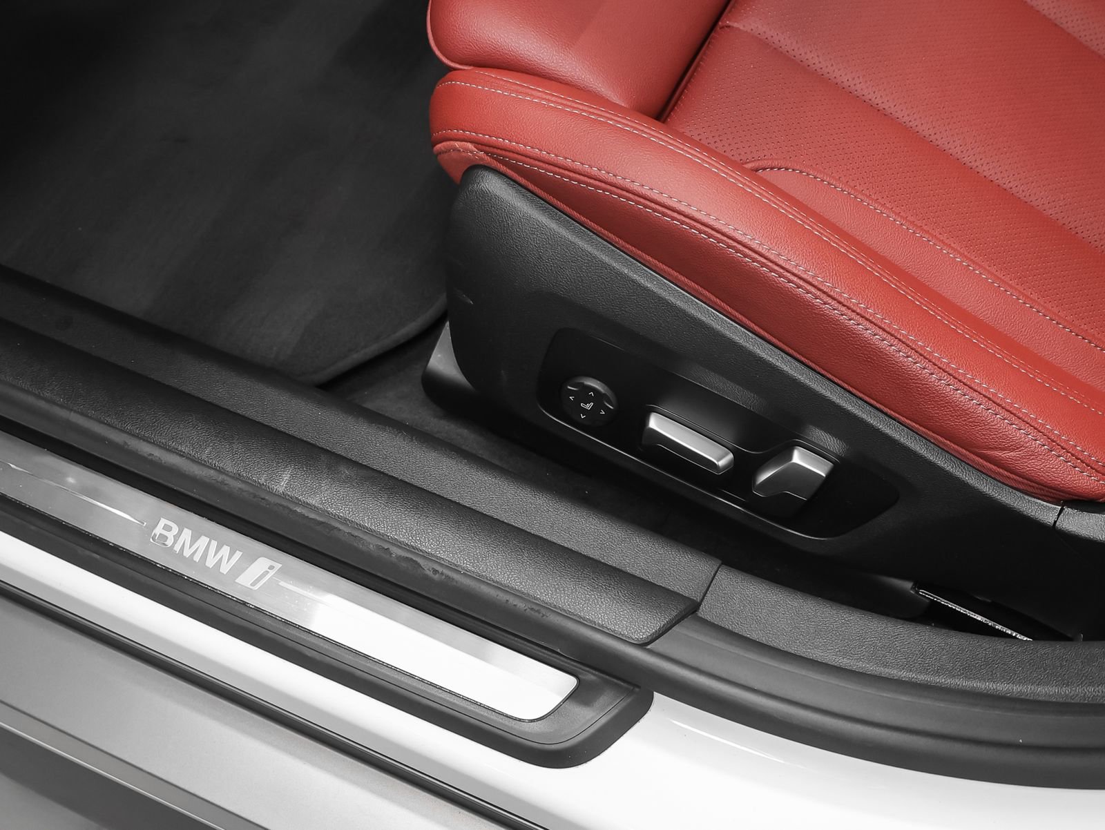 Used 2023 BMW i4 eDrive40 w/ Premium Package image 30