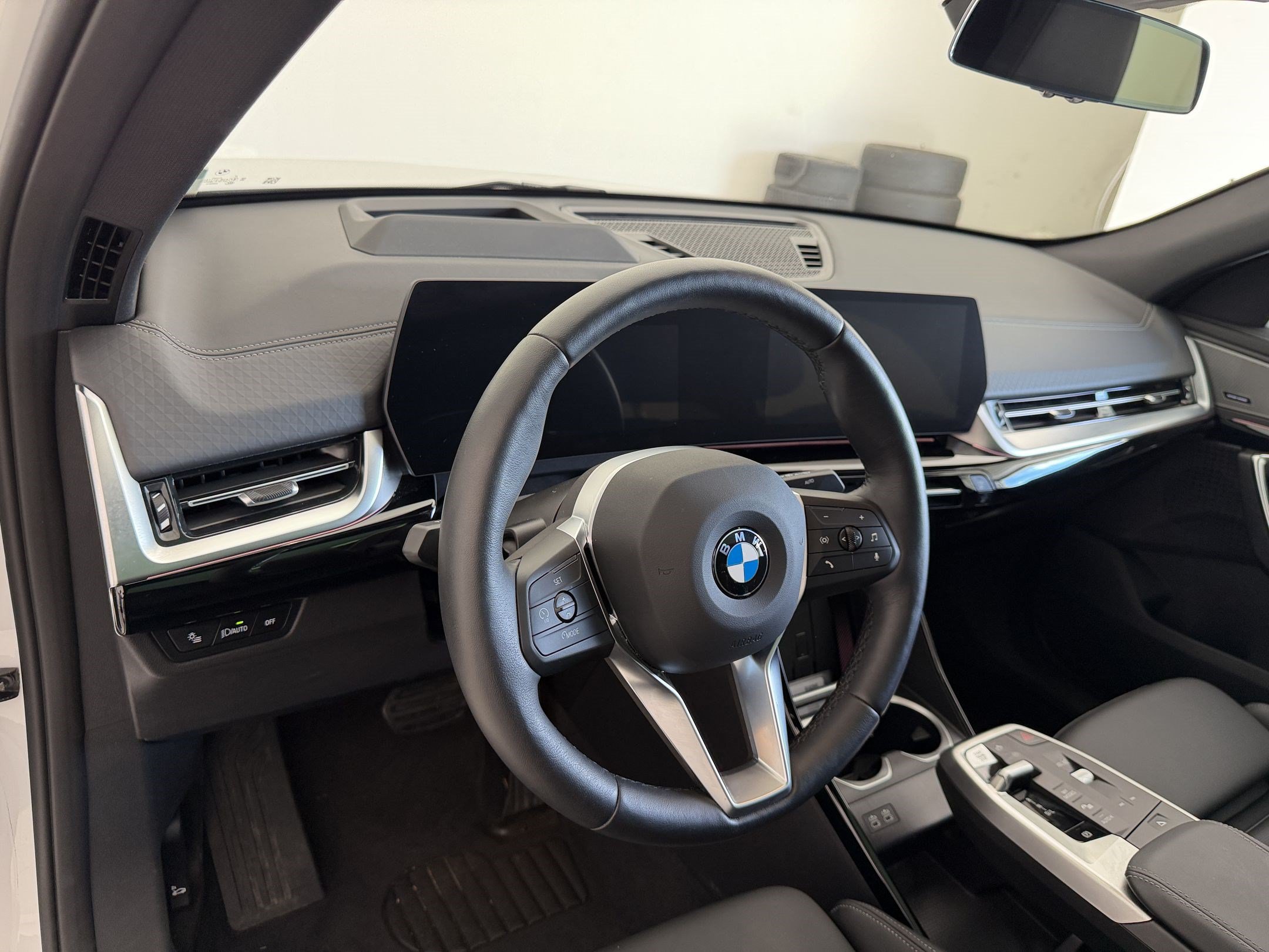 Used 2026 BMW X2 xDrive28i w/ Technology Package AWD/4WD image 4