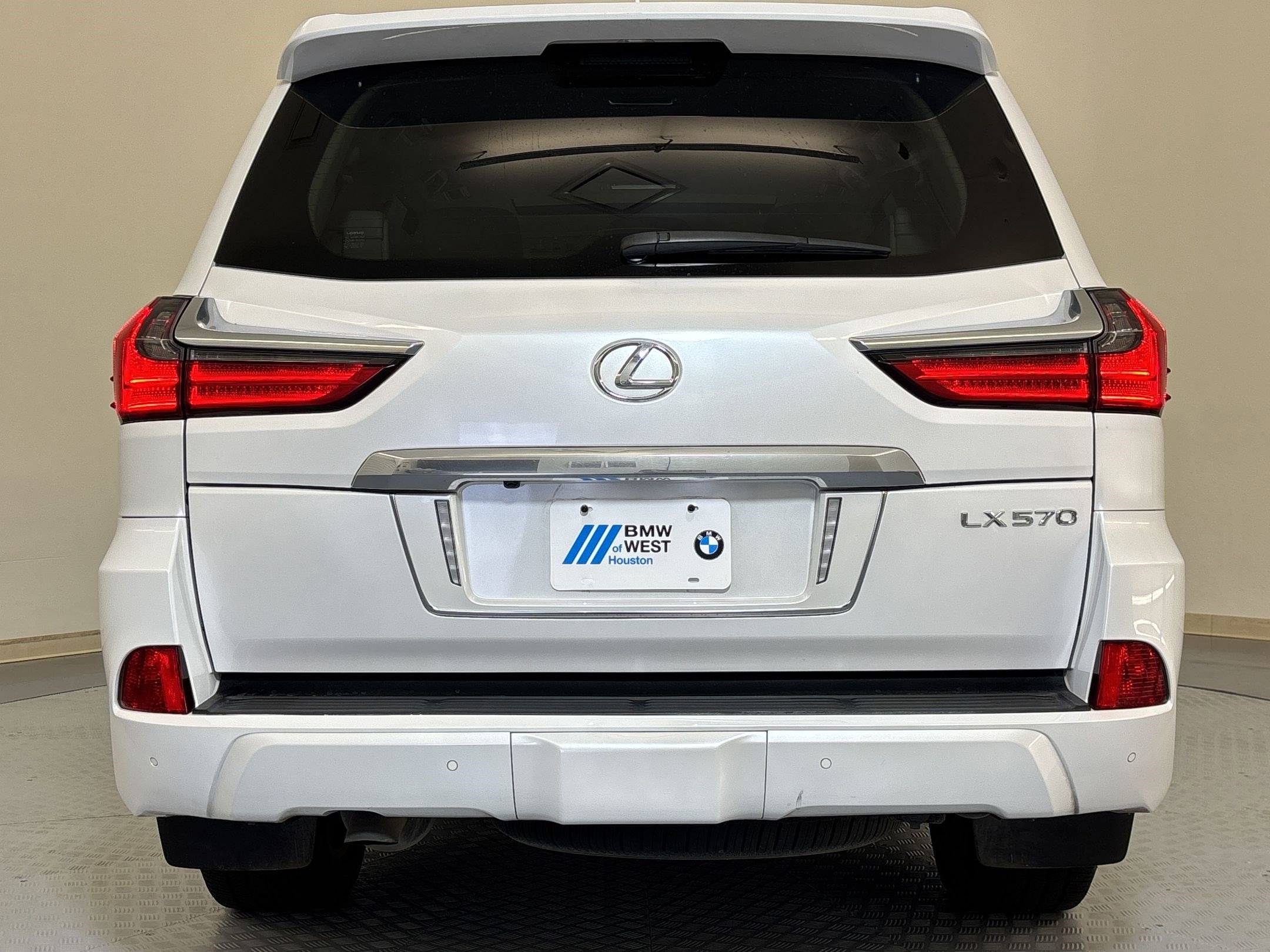 Used 2020 Lexus LX 570 4WD w/ Luxury Package image 10