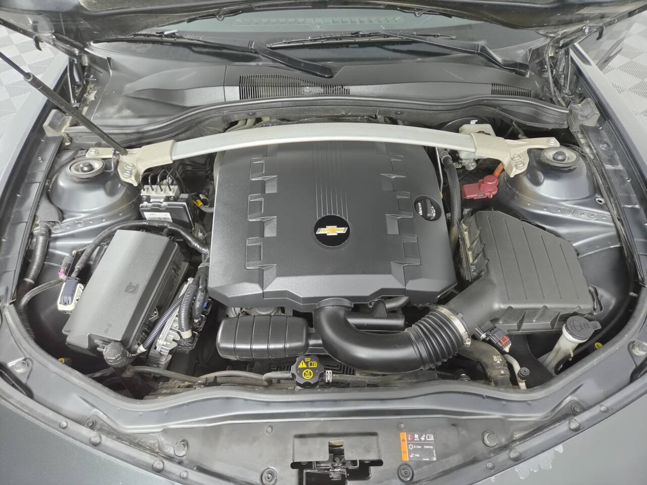 Used 2015 Chevrolet Camaro LT RWD image 33