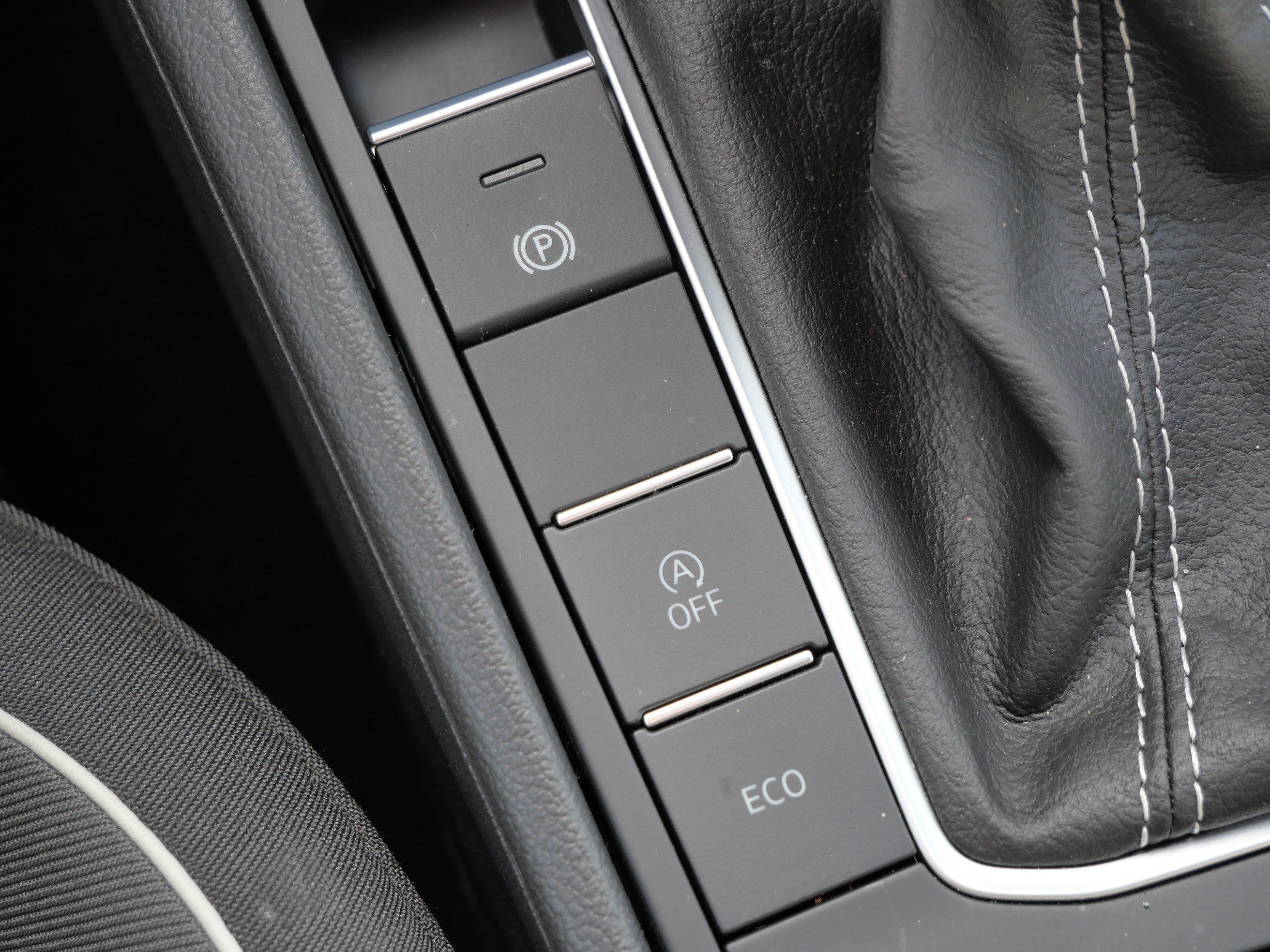 Certified 2025 Volkswagen Jetta Sport image 28