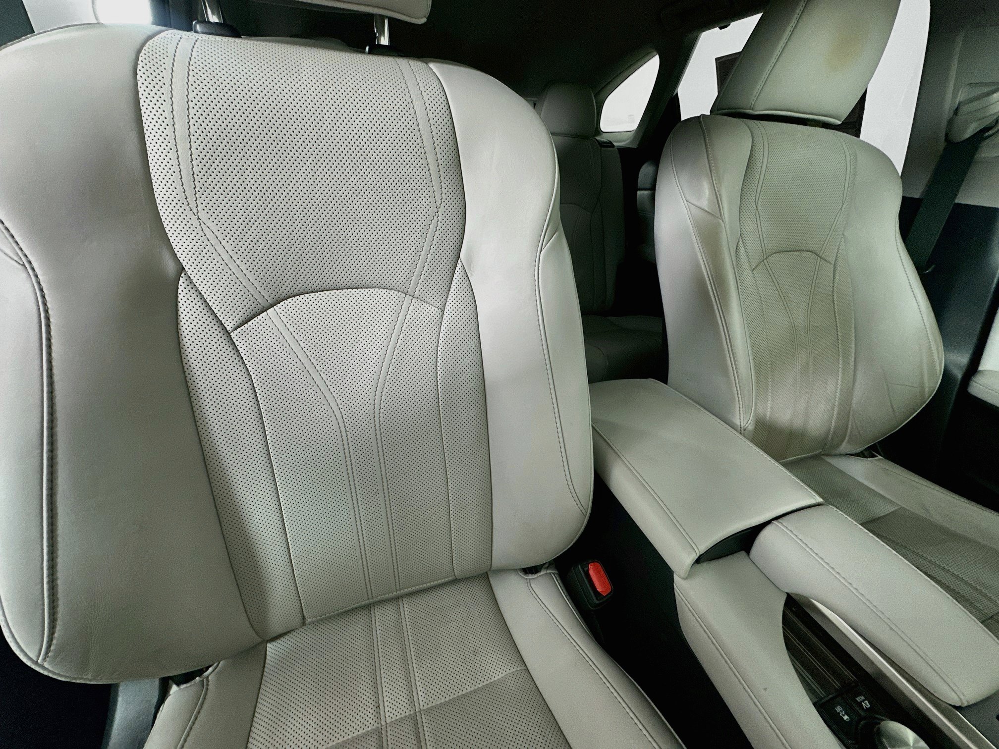 Used 2020 Lexus RX 450hL Luxury w/ Accessory Package AWD/4WD image 30