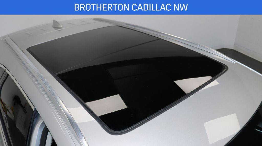 Used 2017 Cadillac XT5 Premium Luxury w/ Driver Assist Package image 17