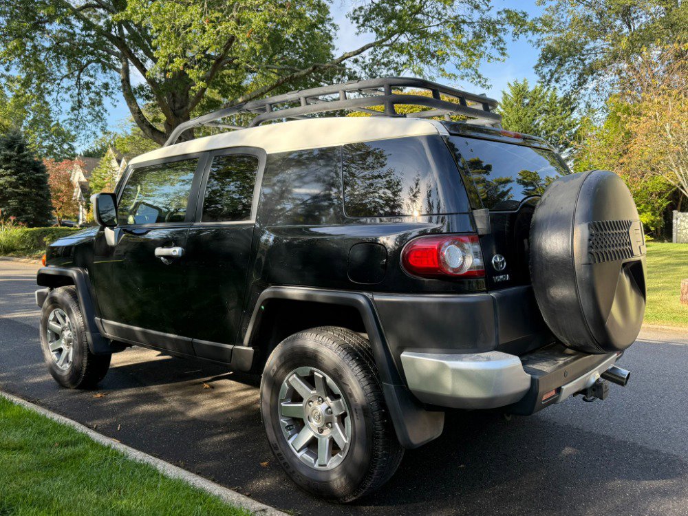 Used 2014 Toyota FJ Cruiser 4WD image 7