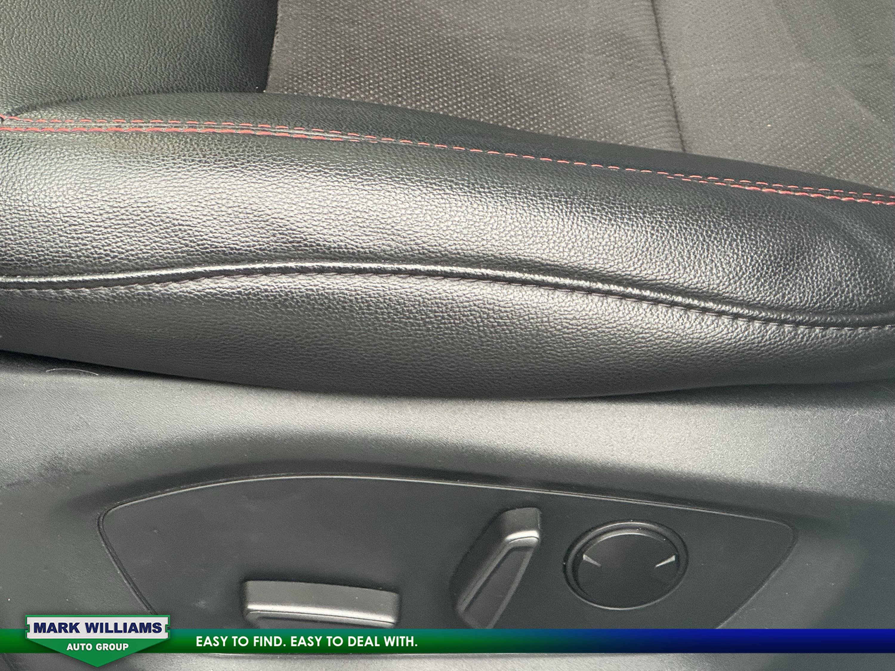 Used 2023 Ford Explorer ST-Line w/ Class IV Trailer Tow Package image 15