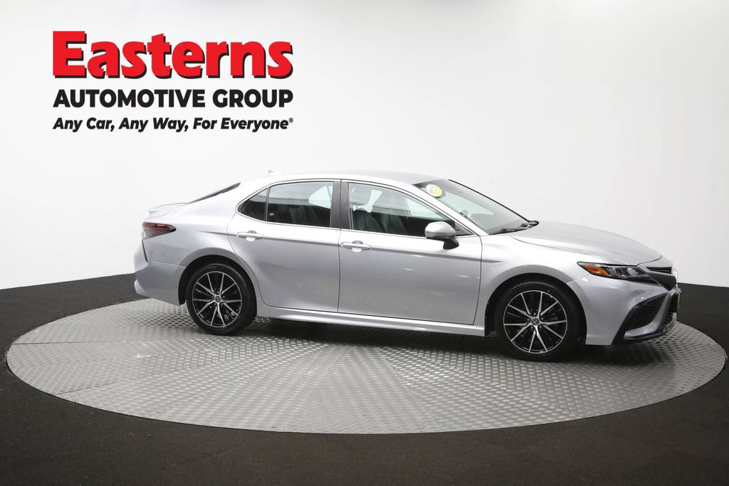 Used 2021 Toyota Camry SE w/ Carpet Mat Package (TMS) FWD image 46