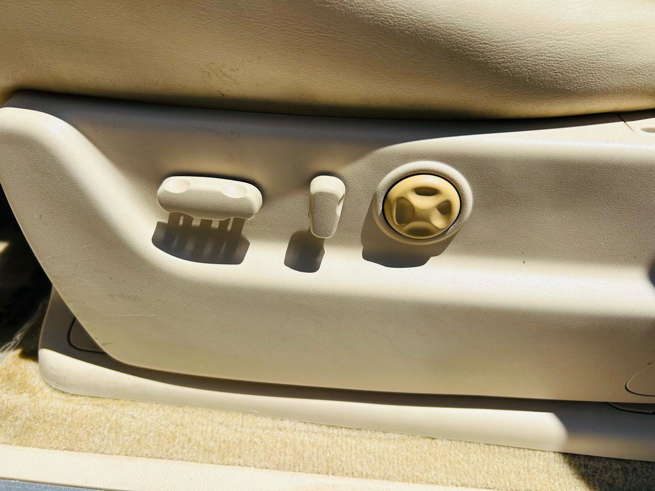 Used 2008 Cadillac Escalade AWD image 18