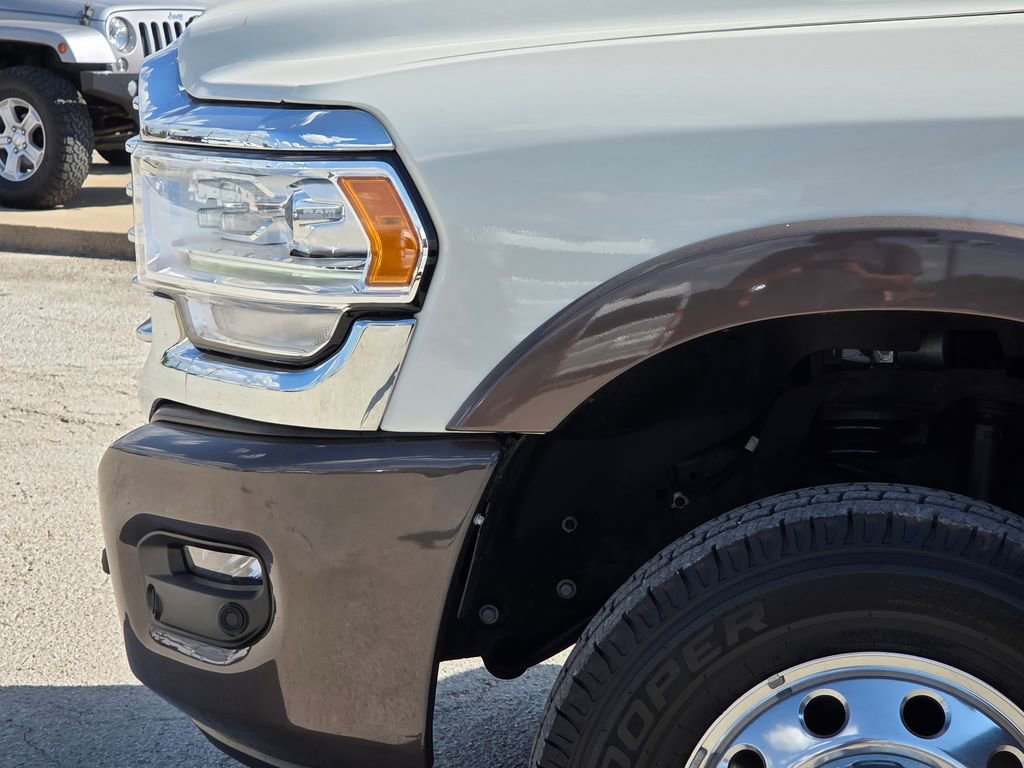 Used 2024 RAM 3500 Limited w/ Towing Technology Group image 5