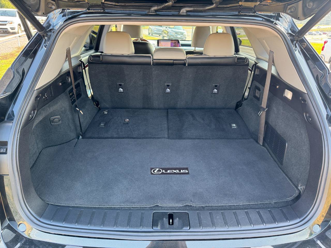 Used 2018 Lexus RX 350L FWD image 12
