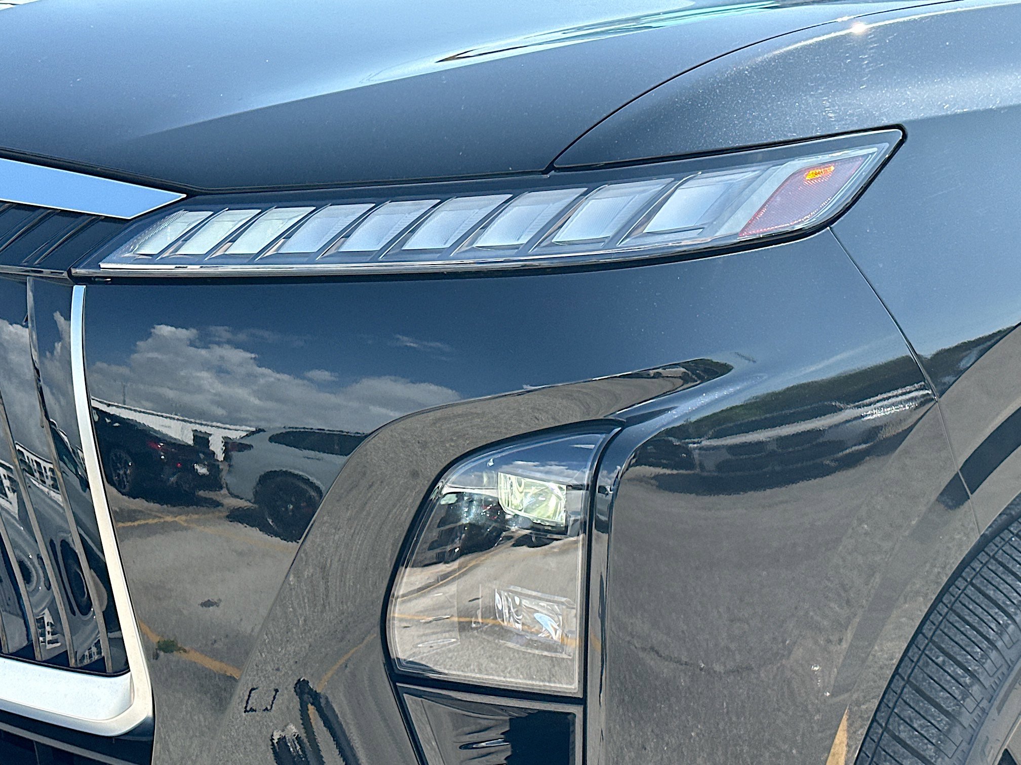 Used 2025 INFINITI QX80 Sensory image 36