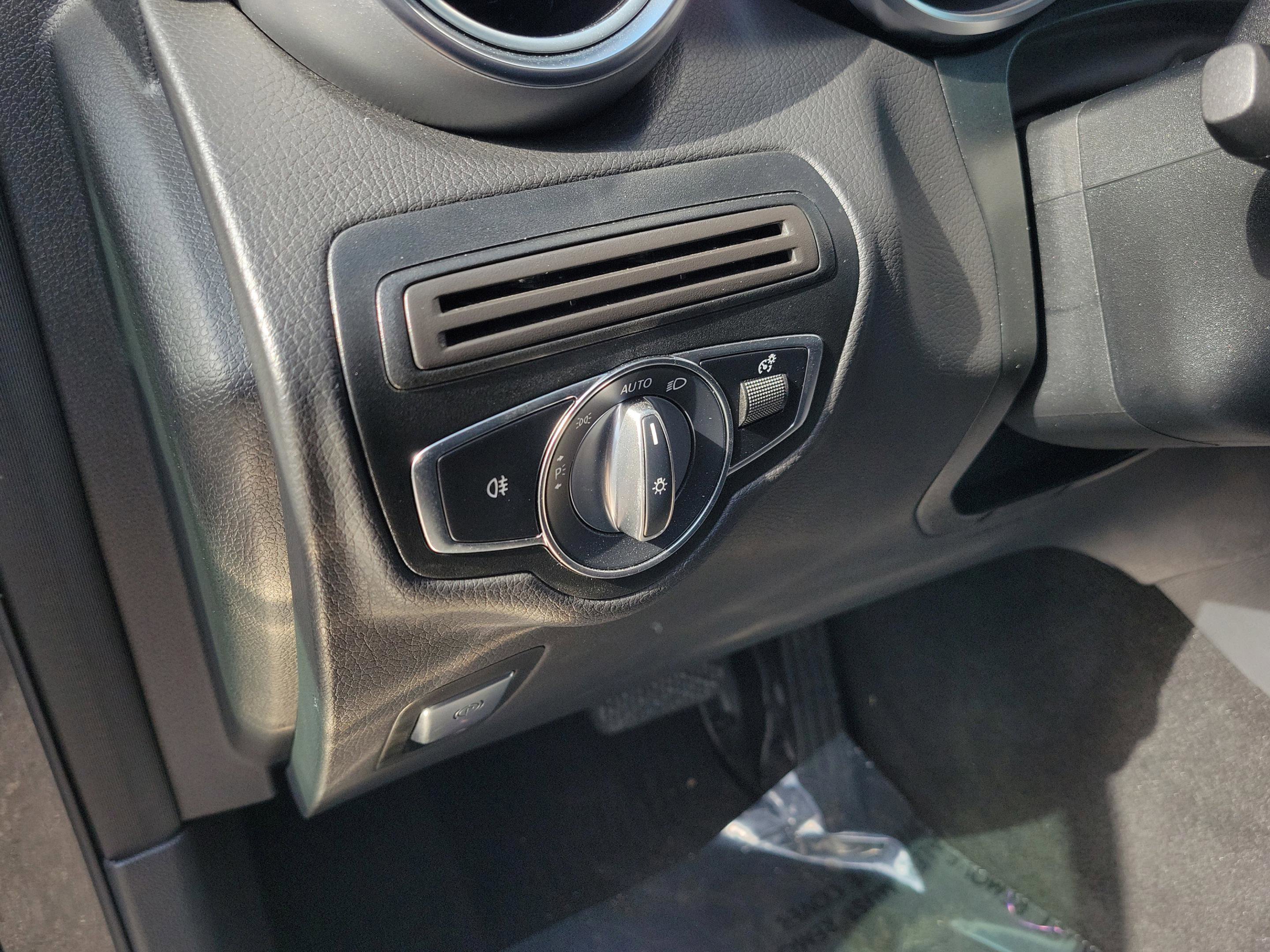 Used 2022 Mercedes-Benz GLC 300 image 12