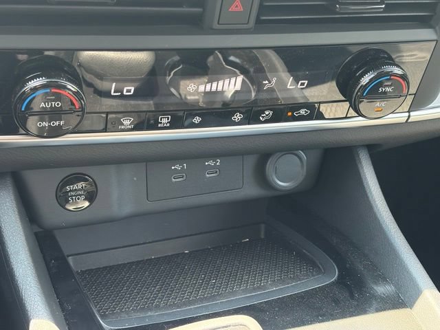 Certified 2026 Nissan Rogue SV FWD image 22