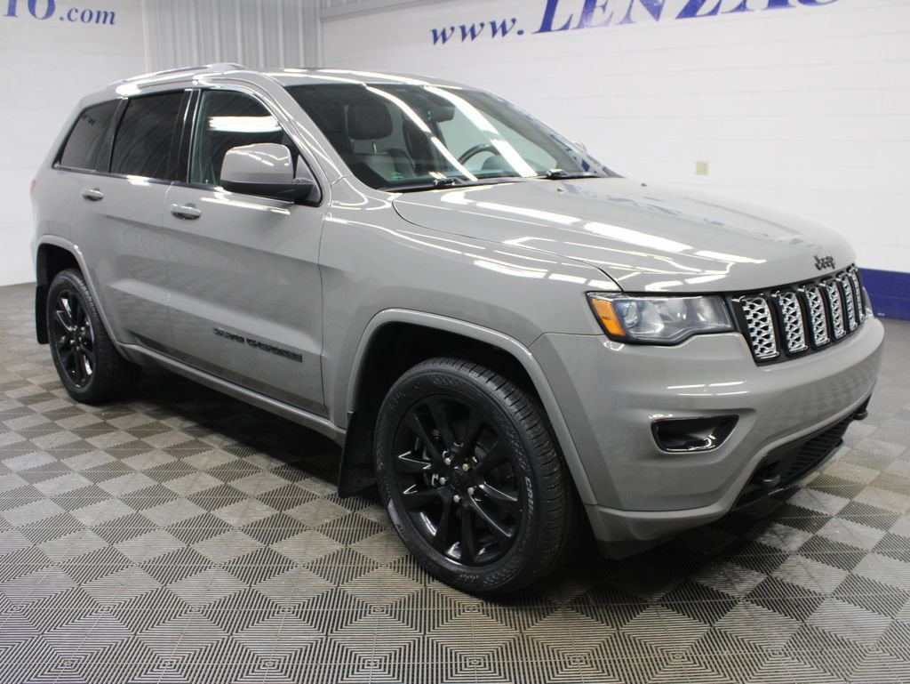 Used 2021 Jeep Grand Cherokee Altitude AWD/4WD image 3