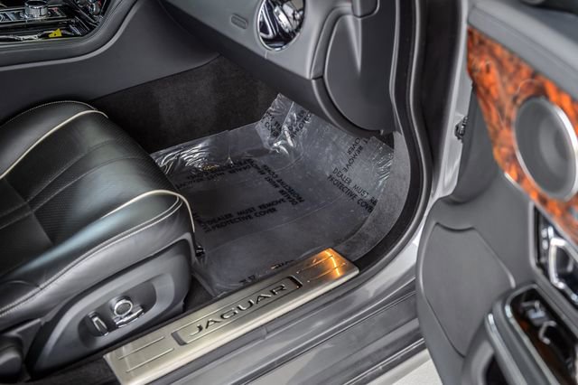 Used 2018 Jaguar XJ R-Sport RWD image 47