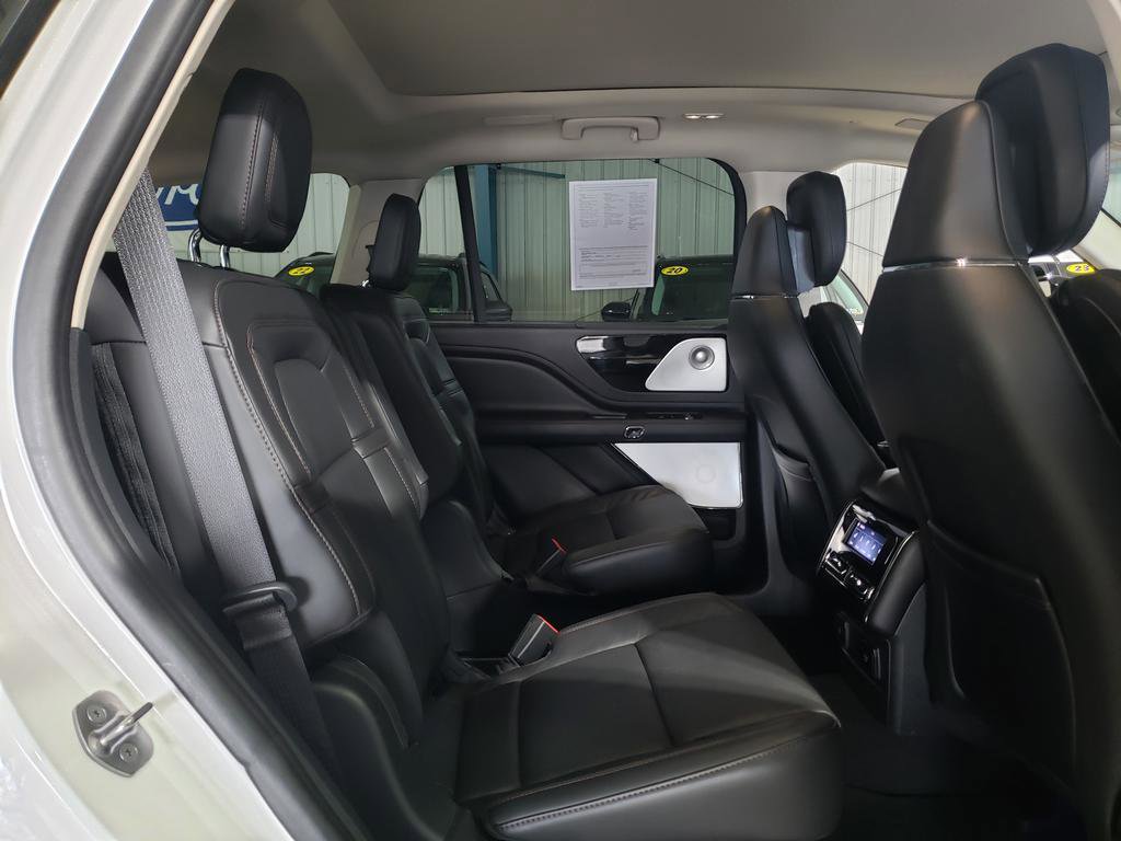 Used 2024 Lincoln Aviator Reserve w/ Equipment Group 201A image 17