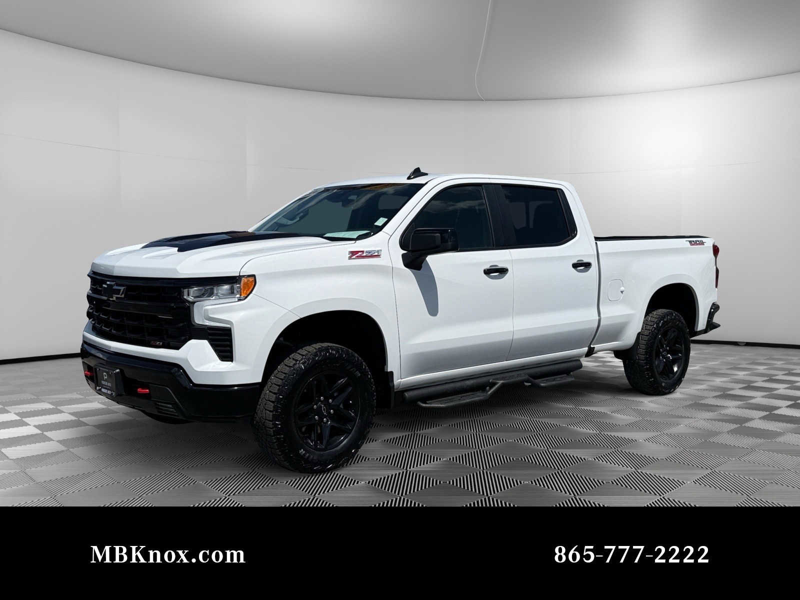 Used 2024 Chevrolet Silverado 1500 LT Trail Boss w/ Convenience Package II AWD/4WD image 1