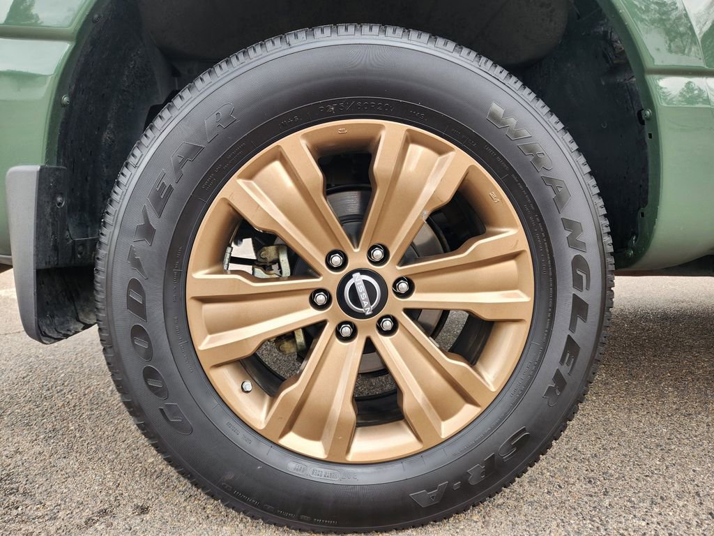 Used 2024 Nissan Titan SV w/ SV Bronze Edition Package image 14