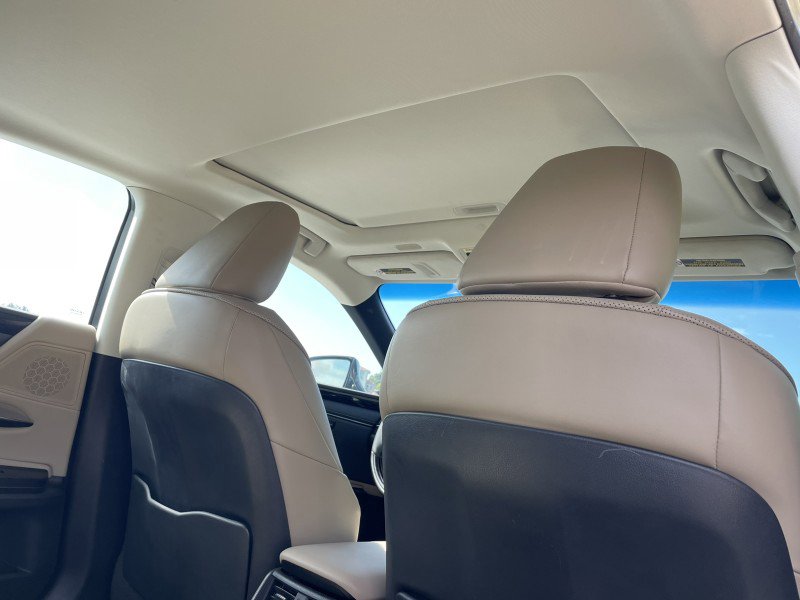 Used 2021 Lexus ES 350 w/ Premium Package image 9